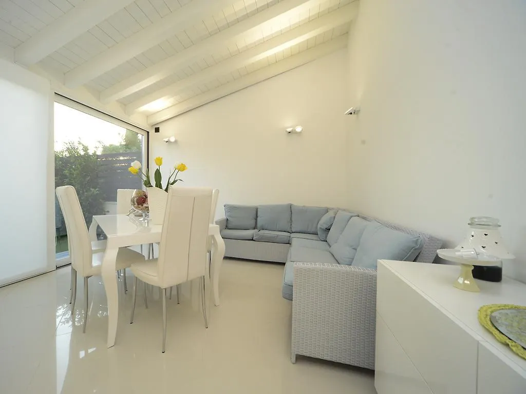 Bianco D'Amare Villa Cefalu Italy
